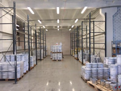 Utveckling av ett lagerhyllsystem i ett Teknos lager 3